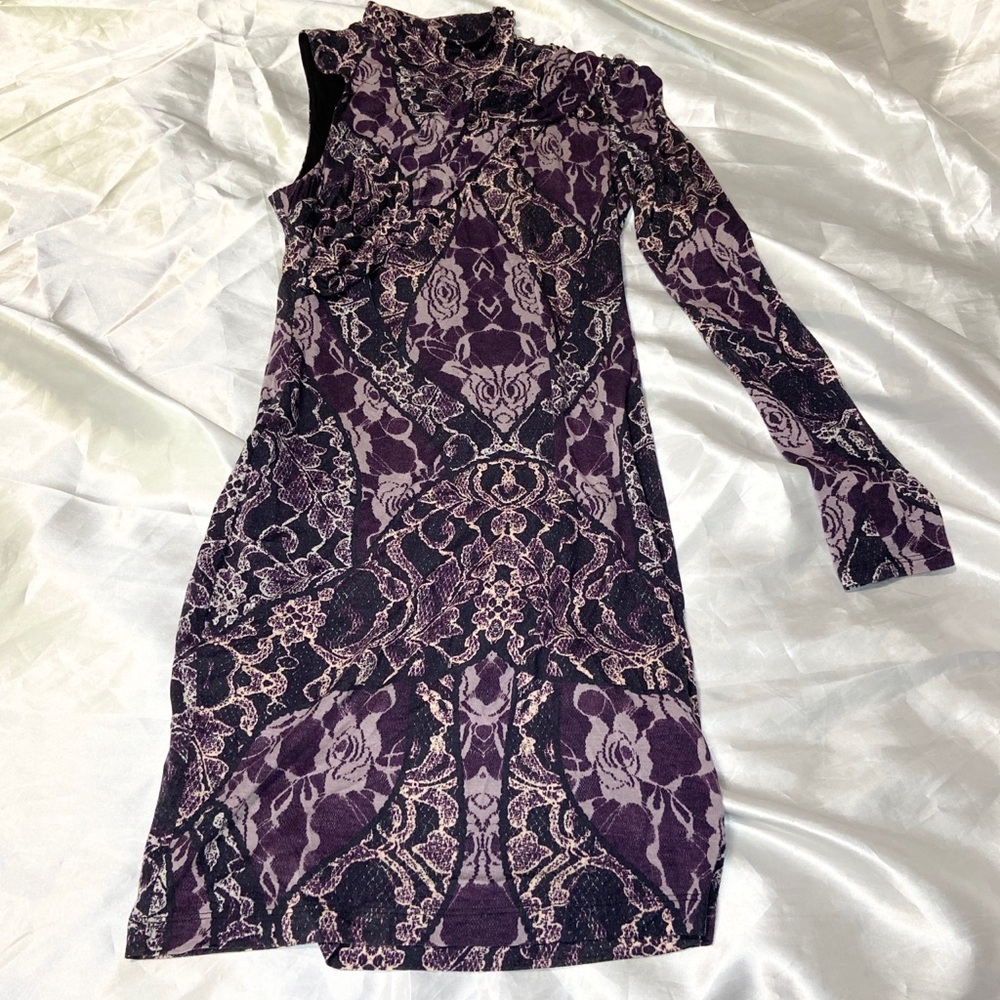 Guess women’s purple and black floral bodycon midi dress size small